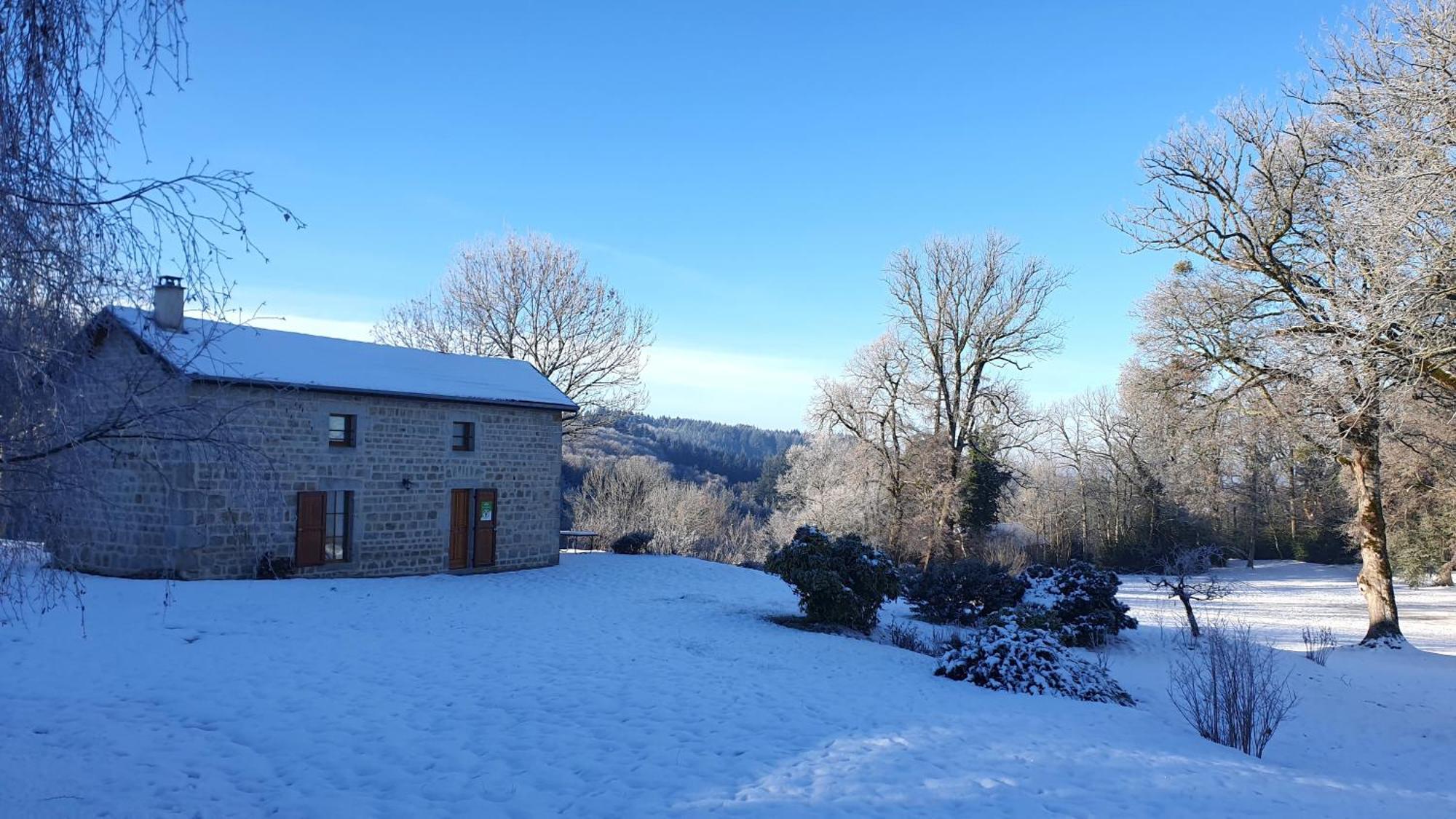 مبيت وإفطار Saint-Victor-Montvianeix Domaine De Montvianeix المظهر الخارجي الصورة